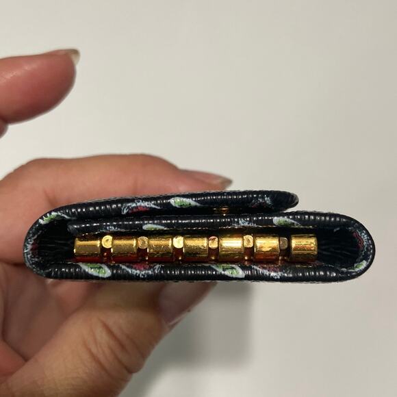 Authentic Prada Vitello Move Leather Heart Pattern Six Ring Tri-Fold Key Holder - Picture 10 of 10